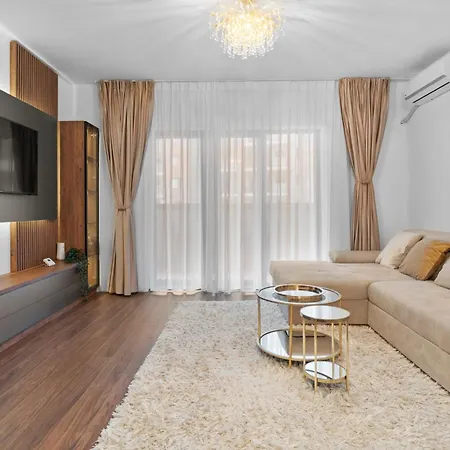 Stylish Gold Accents Appartement *