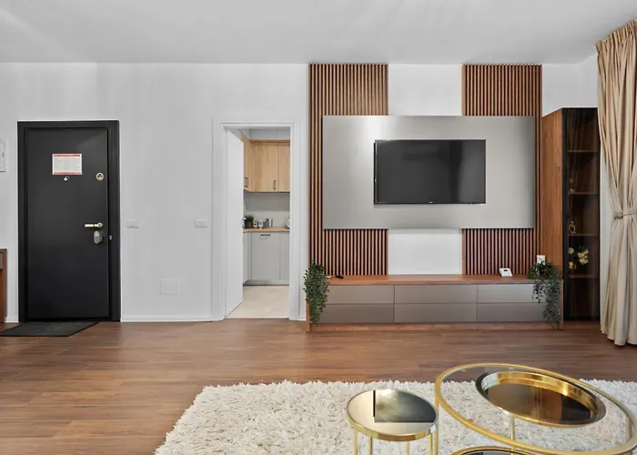 Stylish Gold Accents * Boekarest