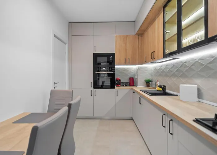 Appartement Stylish Gold Accents