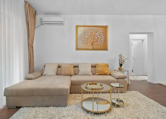 Stylish Gold Accents Appartement Boekarest