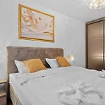 Stylish Gold Accents * Bukarest