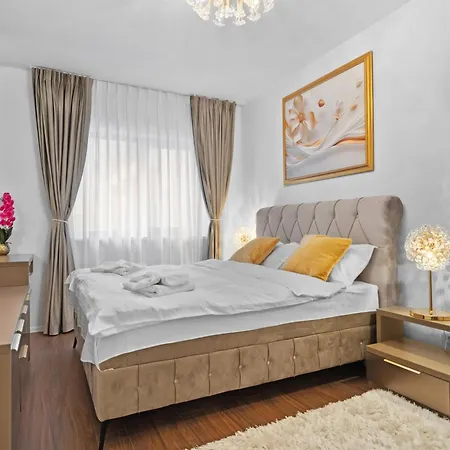 Stylish Gold Accents Apartment *
