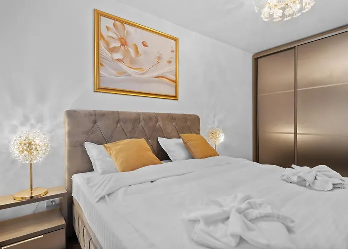 Stylish Gold Accents * Бухарест