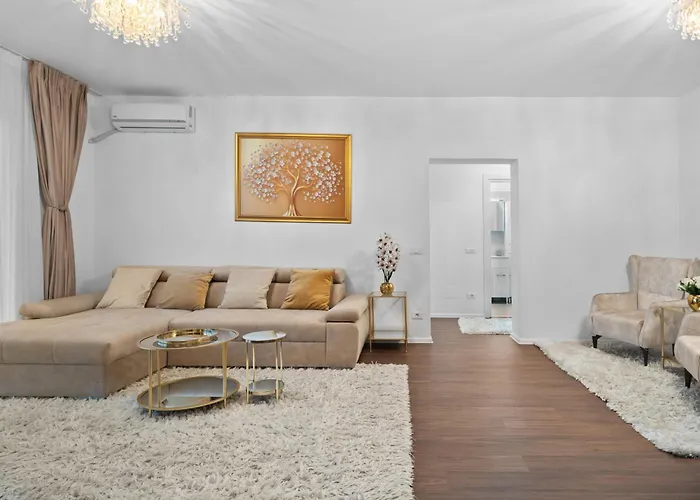 Stylish Gold Accents Апартаменти Бухарест