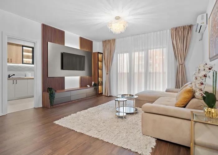 דירה Stylish Gold Accents *