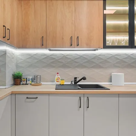 Stylish Gold Accents Apartamento